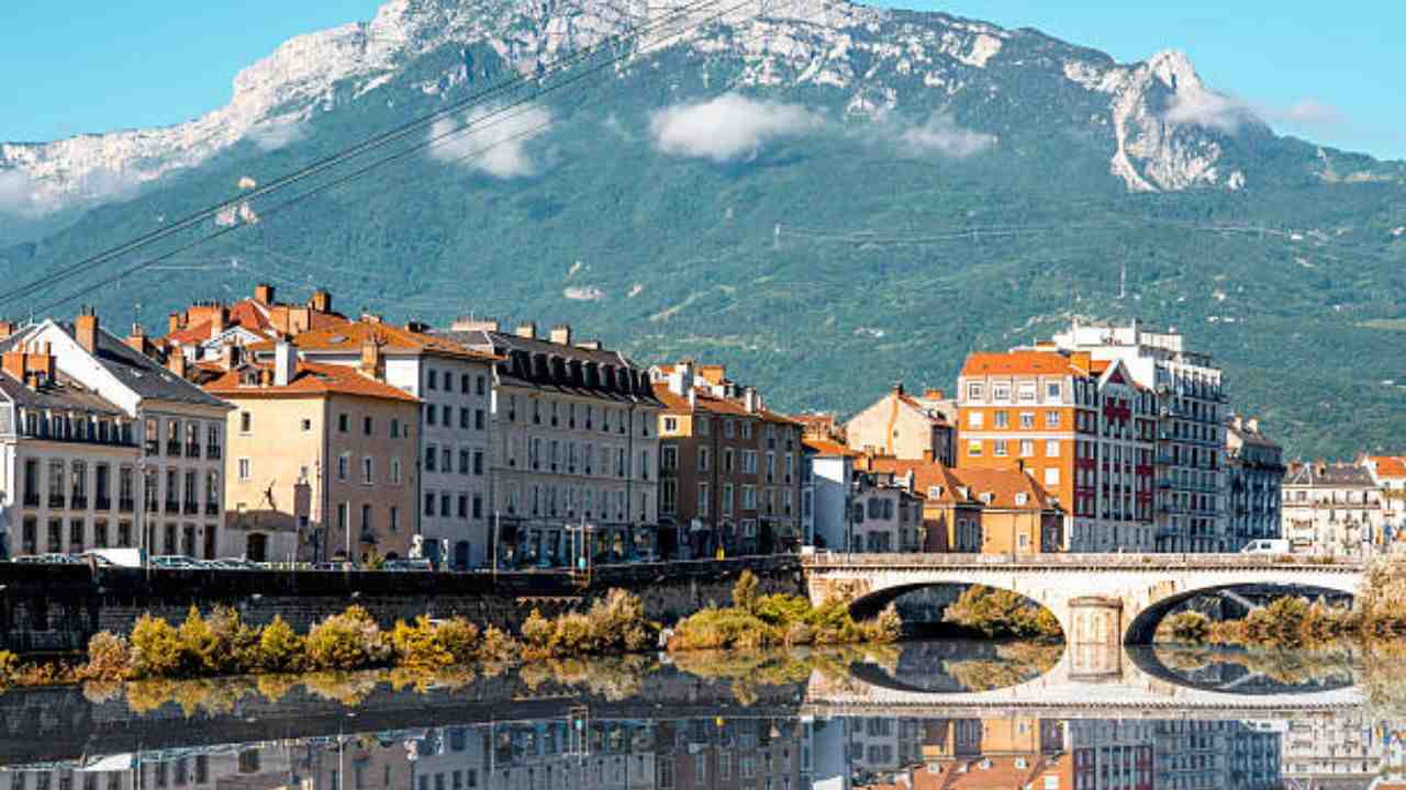 Arkia Grenoble Office in France
