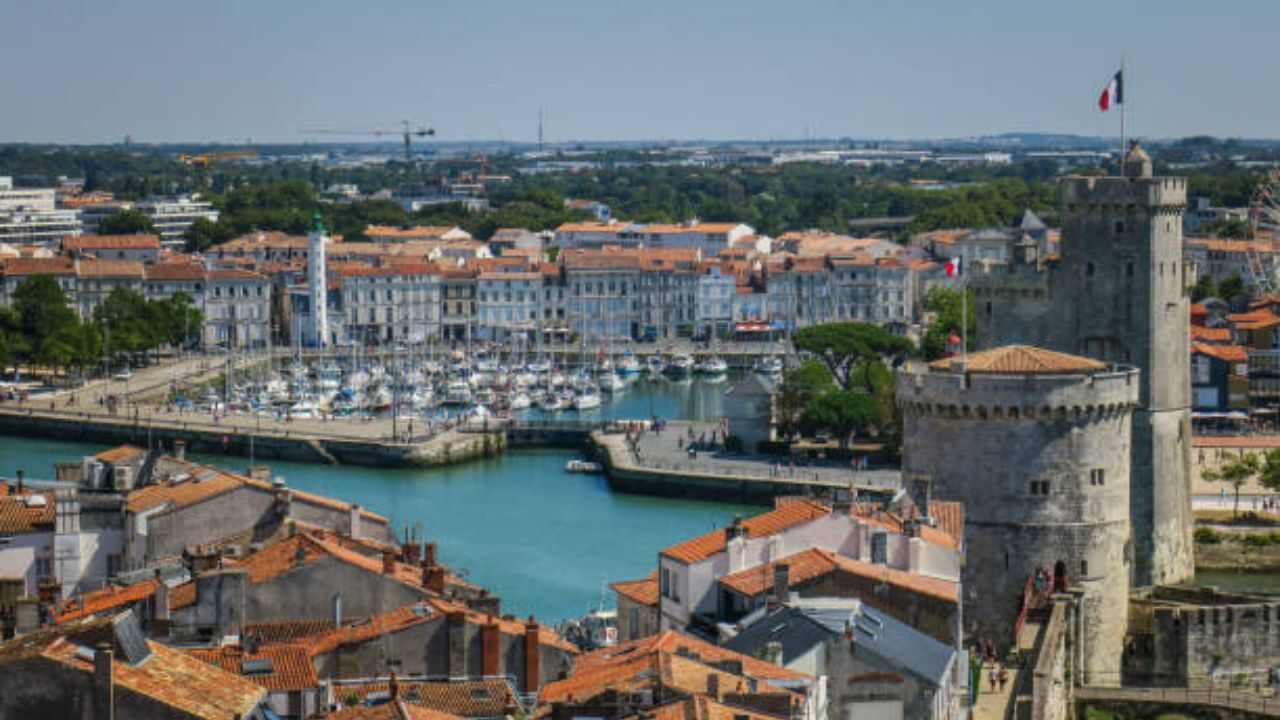 EasyJet La Rochelle Office in France
