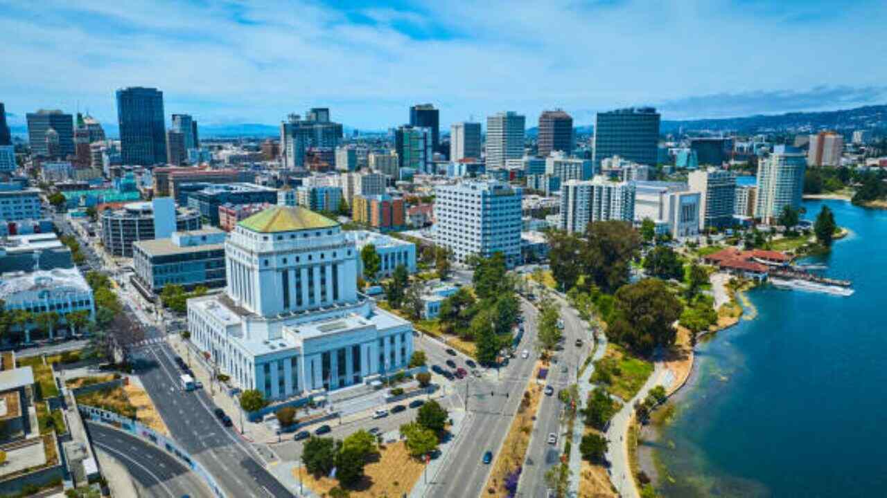 Contour Airlines Oakland Office in California