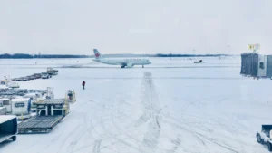 Can Planes Fly In Snow?