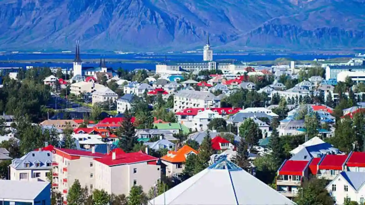 EasyJet Akureyri Office in Iceland EasyJet Akureyri Office in Iceland
