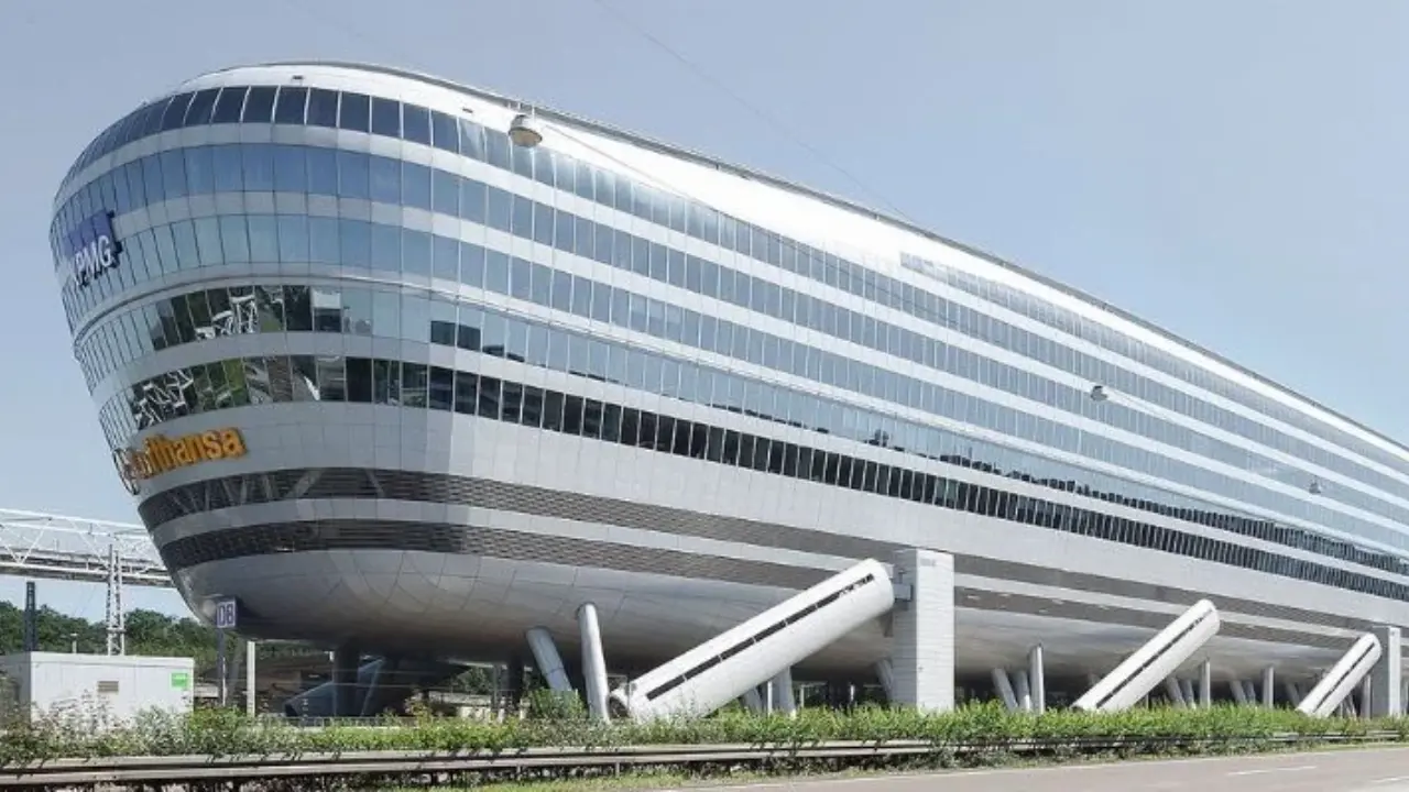 lufthansa headquarters