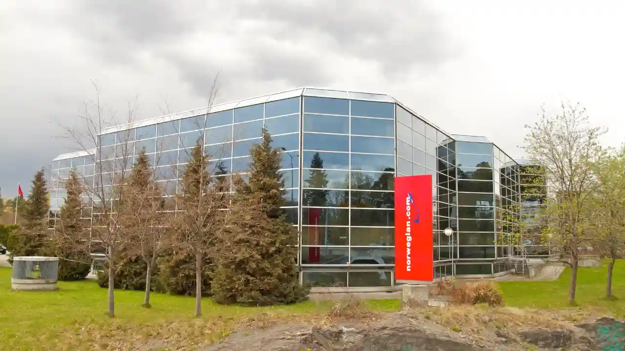 norwegian air shuttle headquarters