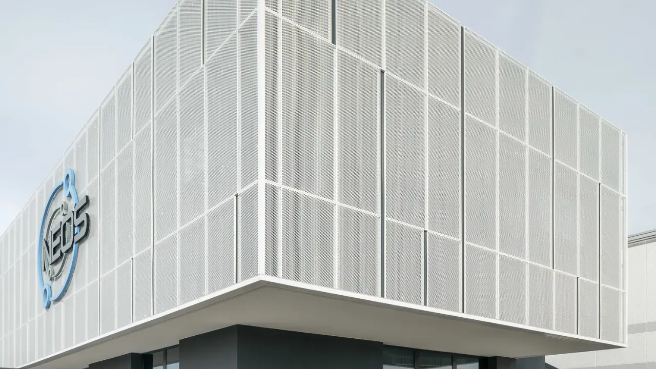 neos air head office