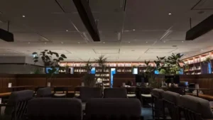 Does Miami Airport Have Lounges?