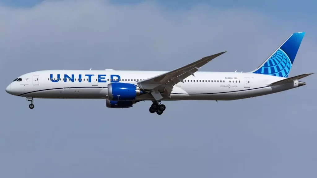 United Airlines is the best airline to fly to paris